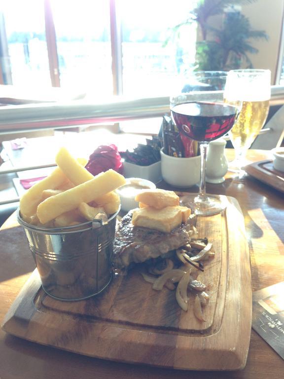 Leitrim Marina Hotel Carrick on Shannon 외부 사진