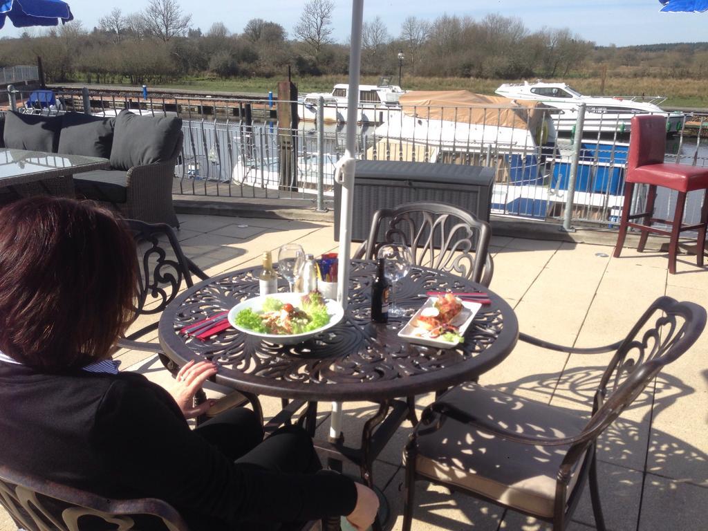 Leitrim Marina Hotel Carrick on Shannon 외부 사진